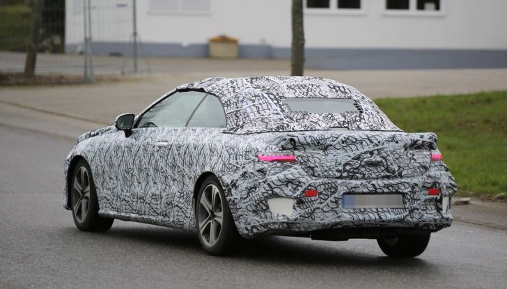 Mercedes Classe E Cabrio: prime immagini spia della scoperta tedesca - Foto 8 di 20