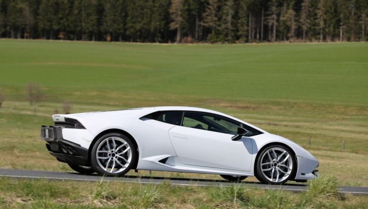 Nuova Lamborghini Huracan Superleggera, iniziano i primi test su strada - Foto 11 di 17