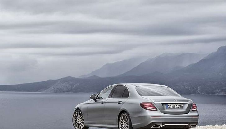 Nuova Mercedes Classe E, prova su strada, prezzi ed allestimenti - Foto 11 di 11