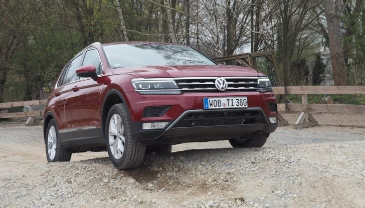 Nuova Volkswagen Tiguan, prova su strada, motorizzazioni e prezzi - Foto 5 di 28