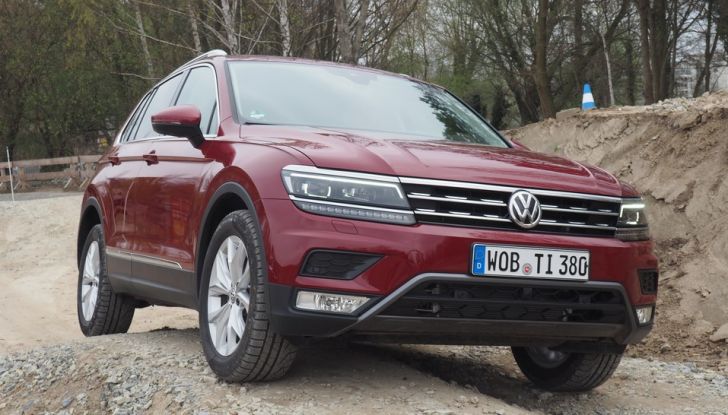 Nuova Volkswagen Tiguan, prova su strada, motorizzazioni e prezzi - Foto 25 di 28