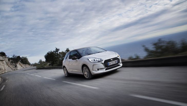 Nuove DS 3 e DS 3 Cabrio: prova su strada, motorizzazioni e prezzi - Foto 23 di 40