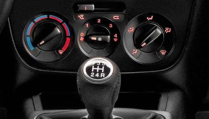 Nuovo Fiat Fiorino: motori Euro 6 e stile rinnovato per lo small van - Foto 8 di 9