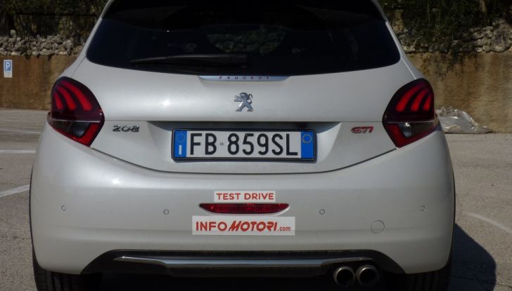Peugeot 208 GTi by Peugeot Sport: La nostra prova della 208 da 208 CV - Foto 2 di 32