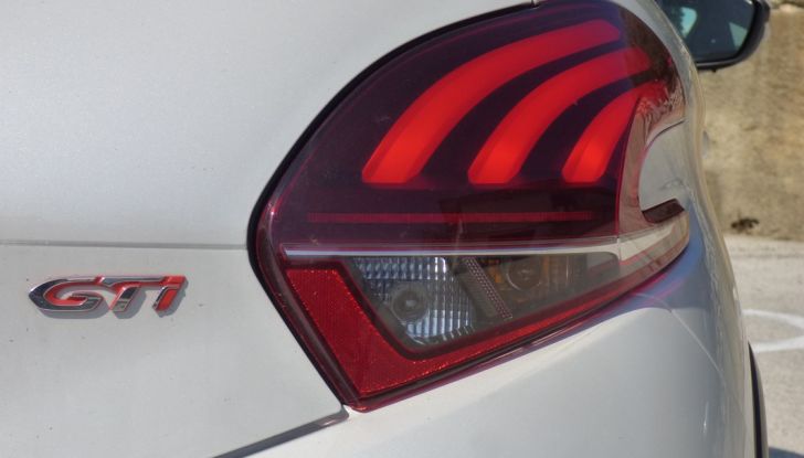 Peugeot 208 GTi by Peugeot Sport: La nostra prova della 208 da 208 CV - Foto 18 di 32