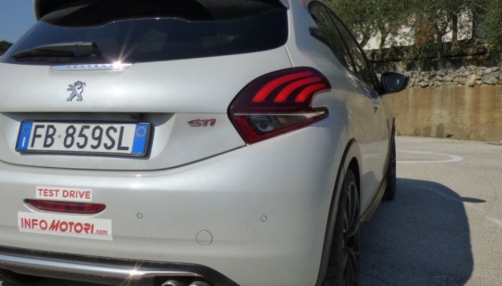 Peugeot 208 GTi by Peugeot Sport: La nostra prova della 208 da 208 CV - Foto 19 di 32