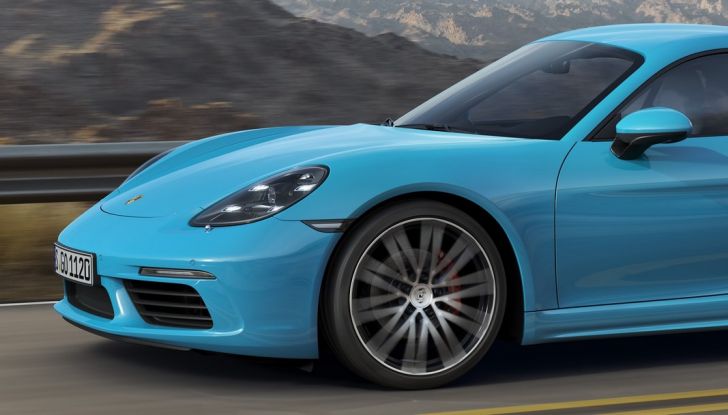 Nuova Porsche 718 Cayman con motore centrale a quattro cilindri turbo - Foto 8 di 11
