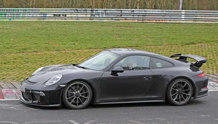 Porsche 911 GT3 restyling, le prime immagini spia dei test - Foto 7 di 13