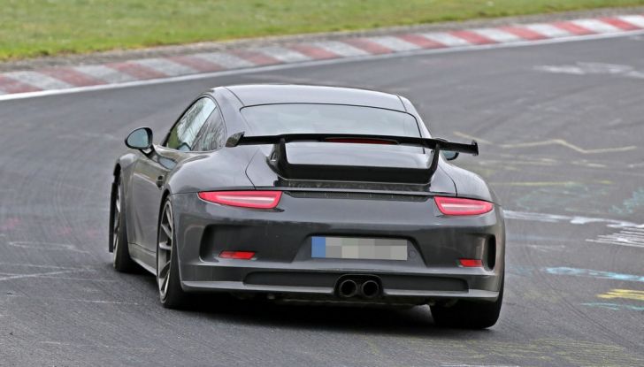 Porsche 911 GT3 restyling, le prime immagini spia dei test - Foto 9 di 13