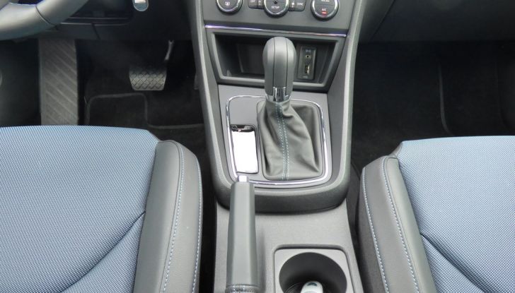 Seat Leon Connect 1.6 Tdi 110 CV: ​P​rova su strada, prestazioni e prezzi - Foto 35 di 38