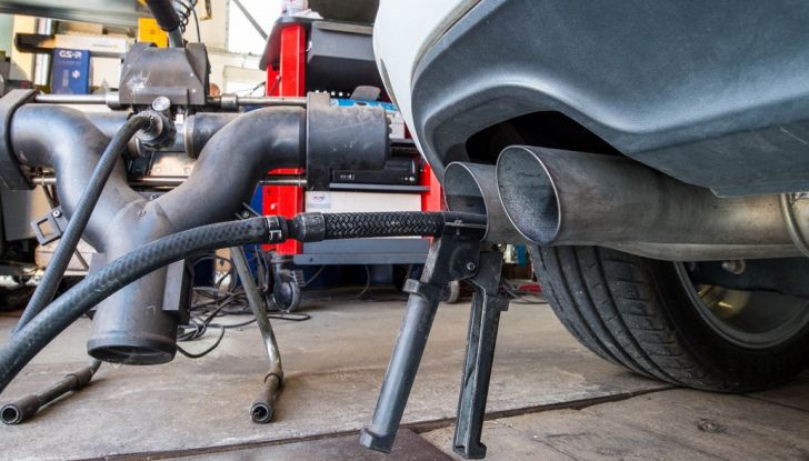 Volkswagen Golf EA189, al via la campagna  di richiami - Foto 1 di 8