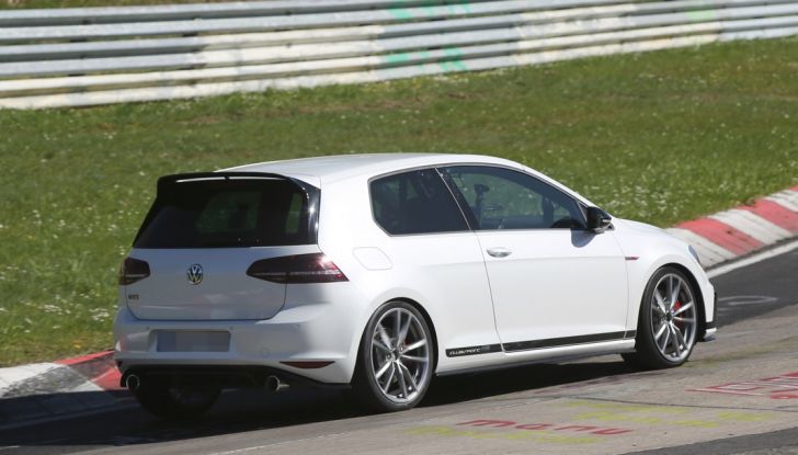 Volkswagen Golf GTI Clubsport: test al Nurburgring - Foto 14 di 19