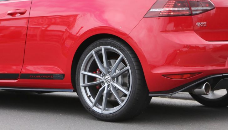 Volkswagen Golf GTI Clubsport: test al Nurburgring - Foto 18 di 19