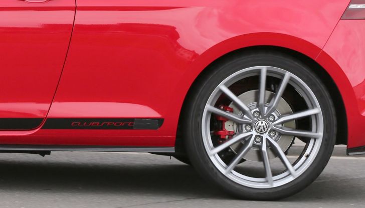 Volkswagen Golf GTI Clubsport: test al Nurburgring - Foto 8 di 19