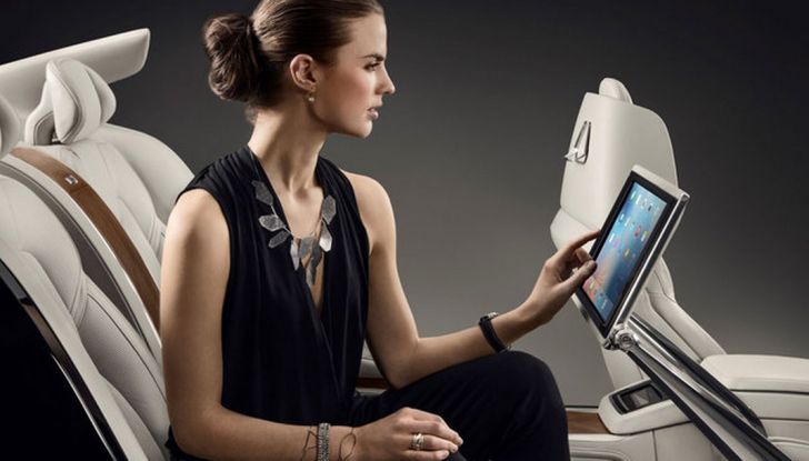 Volvo Lounge Console, l’abitacolo si trasforma in salotto - Foto 8 di 12