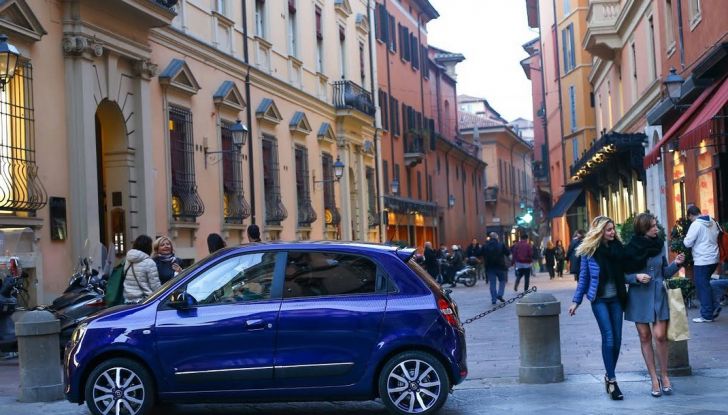 Renault Twingo LOVELY e LOVELY2: serie limitate all’insegna del Glamour - Foto 1 di 10