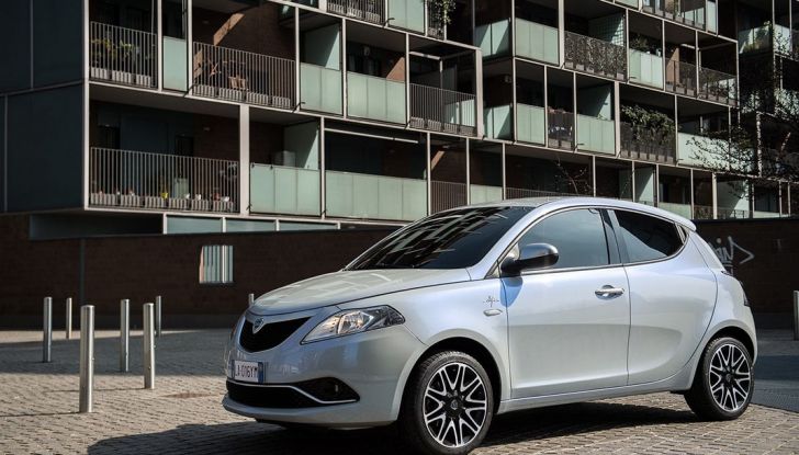 Lancia Ypsilon Mya, serie speciale​ glamour in promozione a 11.200 euro - Foto 14 di 14