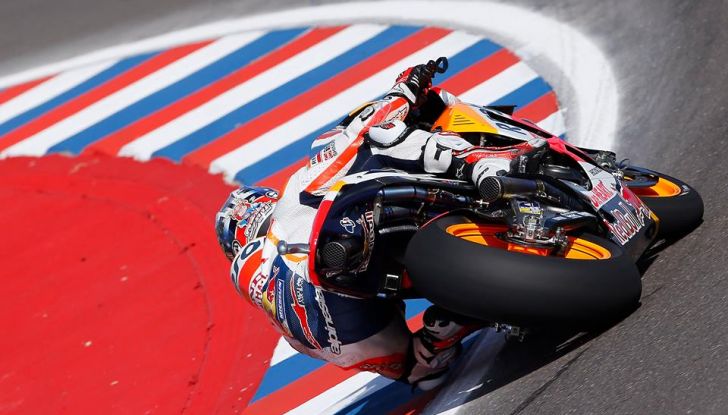 Marquez, è pole in Argentina. Rossi secondo, Lorenzo terzo - Foto 6 di 15