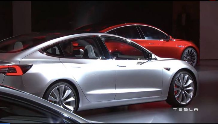 Tesla Model 3: 276.000 prenotazioni nei primi tre giorni - Foto 1 di 18