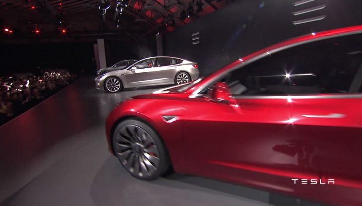 Tesla Model 3: 276.000 prenotazioni nei primi tre giorni - Foto 4 di 18