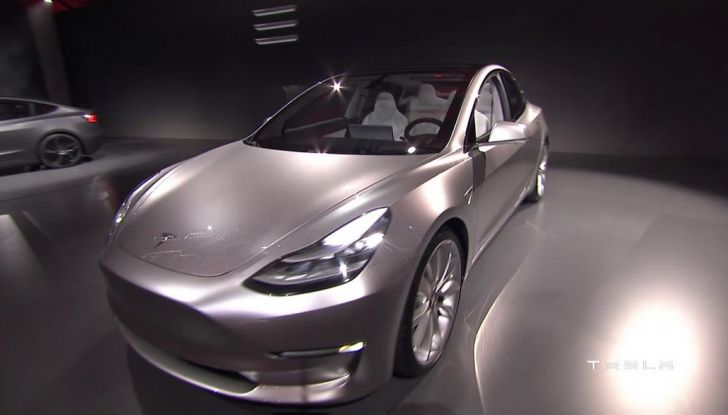 Tesla Model 3: 276.000 prenotazioni nei primi tre giorni - Foto 13 di 18