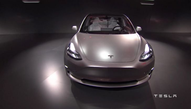 Tesla Model 3: 276.000 prenotazioni nei primi tre giorni - Foto 12 di 18