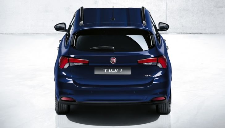 Nuova Fiat Tipo SW posteriore dall'alto.