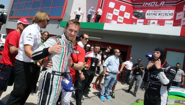 Carrera Cup Italia: Una vittoria a testa per Ledogar e Drudi nelle prime due gare di Imola - Foto 5 di 9