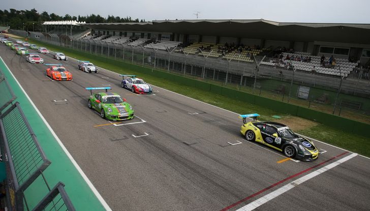 Carrera Cup Italia: Una vittoria a testa per Ledogar e Drudi nelle prime due gare di Imola - Foto 3 di 9