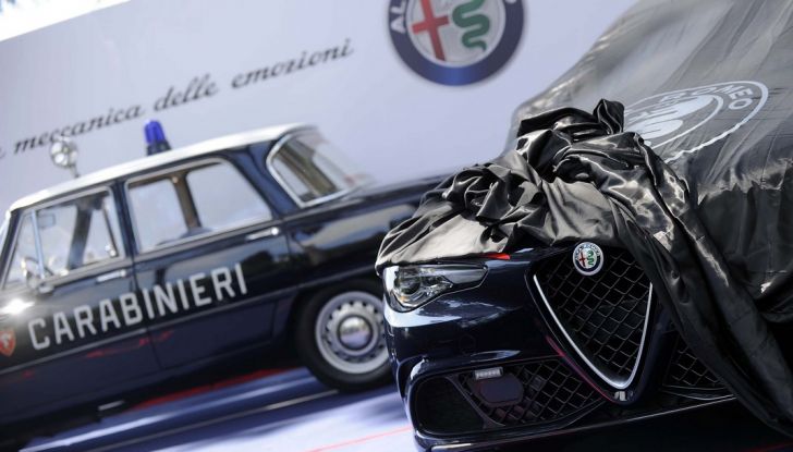 Consegna di nuovi modelli Alfa Romeo all'Arma dei Carabinieri