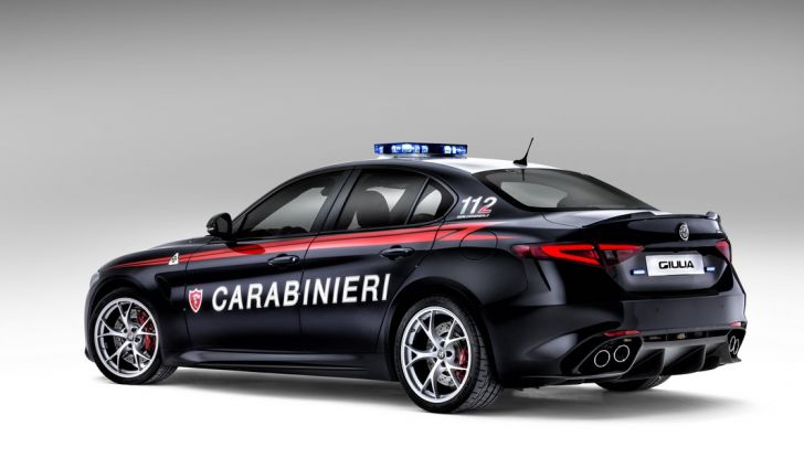 Alfa Romeo Giulia Quadrifoglio Carabinieri laterale