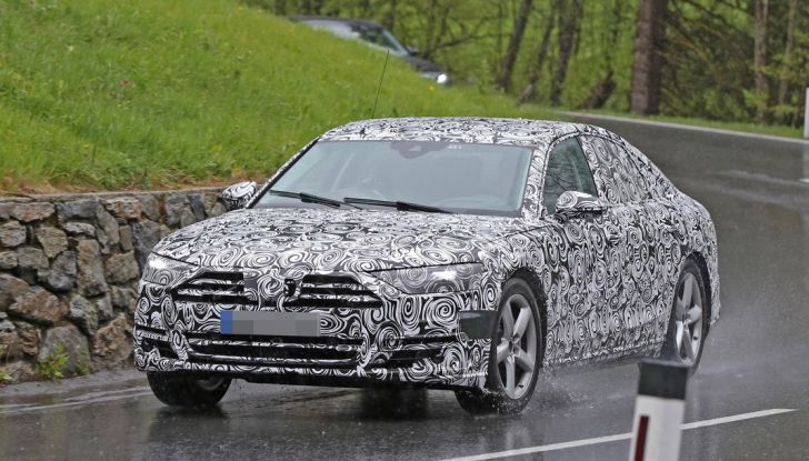 Audi A8 di nuova generazione, le prime foto spia (11)