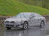 Audi A8 di nuova generazione, le prime foto spia