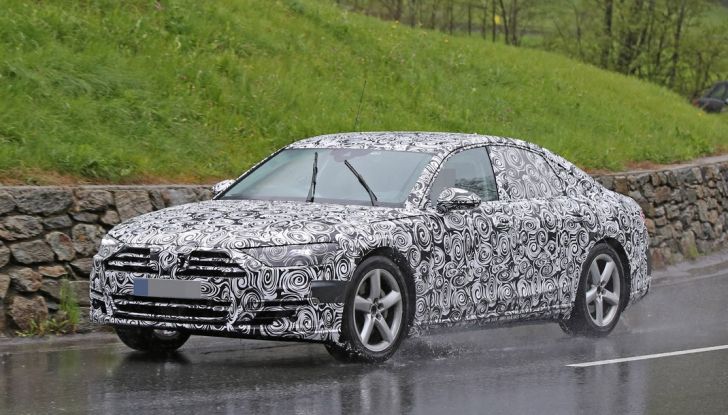 Audi A8 di nuova generazione, le prime foto spia (12)