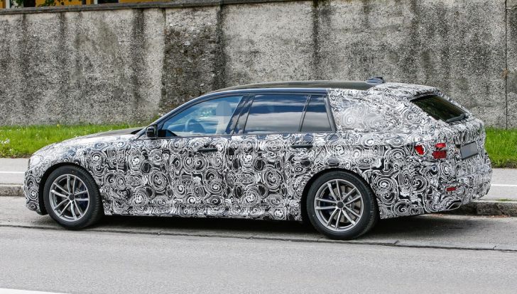 BMW 5-Series Estate 103 BMH_ACHTUNG_SCHON_BEARBEITET