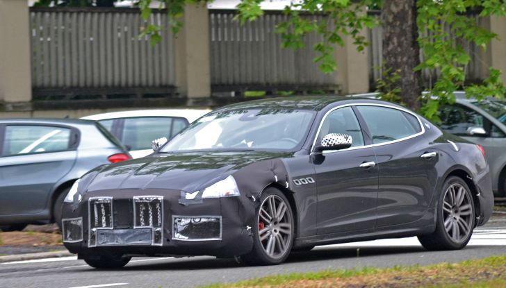 Maserati Quattroporte: le foto spia del restyling - Foto 8 di 10