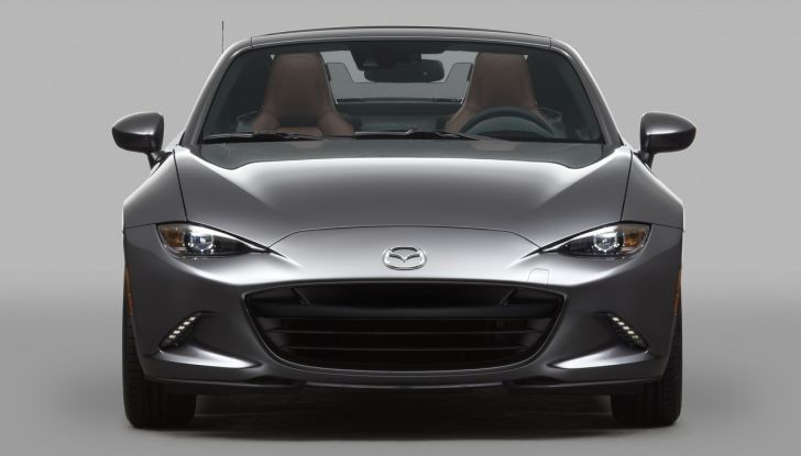 Mazda MX-5 RF: debutto europeo nel Regno unito a giugno - Foto 2 di 14