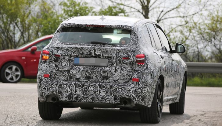 Nuova BMW X3: interni e dettagli nelle ultime foto spia - Foto 10 di 14