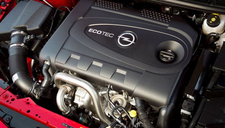 Nuova Opel Astra BiTurbo 5 porte con motore 1.6 BiTurbo CDTI da 160 CV - Foto 3 di 5