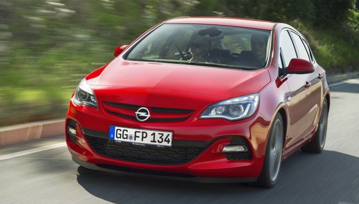 Nuova Opel Astra BiTurbo 5 porte con motore 1.6 BiTurbo CDTI da 160 CV - Foto 4 di 5