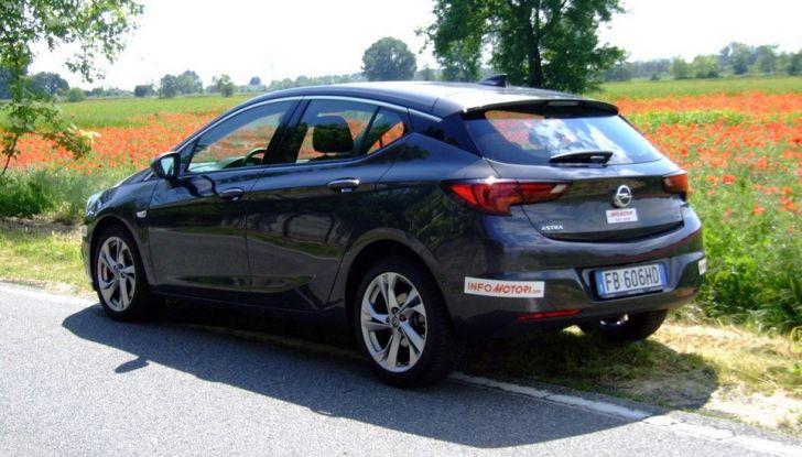 Opel Astra 1.6 CDTI Innovation: prova su strada, consumi e prezzi - Foto 5 di 25