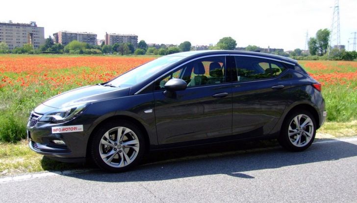 Opel Astra 1.6 CDTI Innovation: prova su strada, consumi e prezzi - Foto 19 di 25