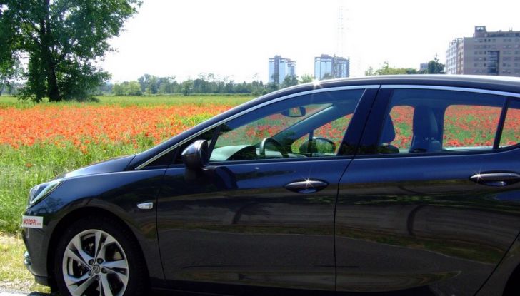 Opel Astra 1.6 CDTI Innovation: prova su strada, consumi e prezzi - Foto 6 di 25