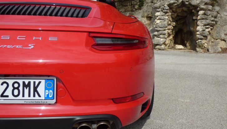 Porsche 911 Carrera S Cabrio, la nostra prova su strada: Paint it Red! - Foto 31 di 46