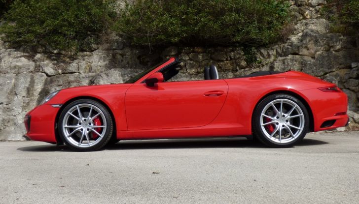 Porsche 911 Carrera S Cabrio, la nostra prova su strada: Paint it Red! - Foto 37 di 46