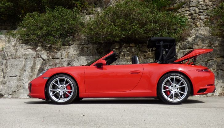 Porsche 911 Carrera S Cabrio, la nostra prova su strada: Paint it Red! - Foto 40 di 46