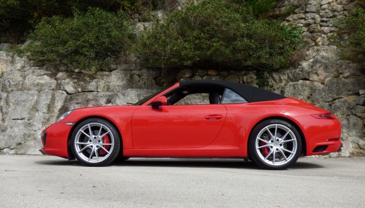 Porsche 911 Carrera S Cabrio, la nostra prova su strada: Paint it Red! - Foto 43 di 46