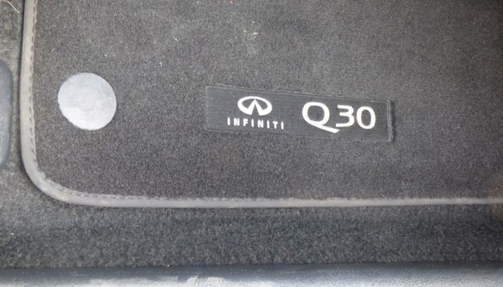 Infiniti Q30, la nostra prova su strada: Opinione, allestimenti e prezzi - Foto 17 di 43
