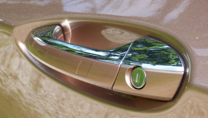 Infiniti Q30, la nostra prova su strada: Opinione, allestimenti e prezzi - Foto 15 di 43