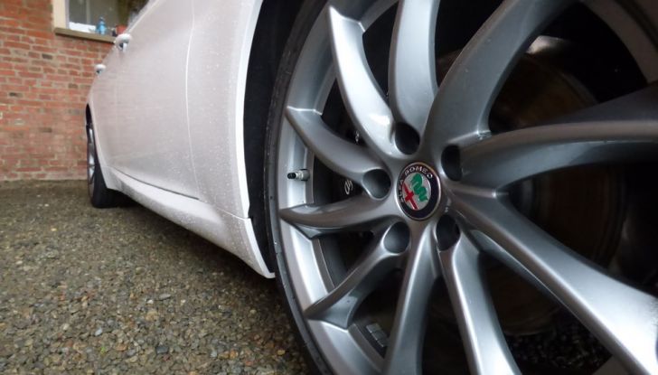 Alfa Romeo Giulia 2.2 Diesel, prova su strada e prime impressioni di guida - Foto 34 di 35